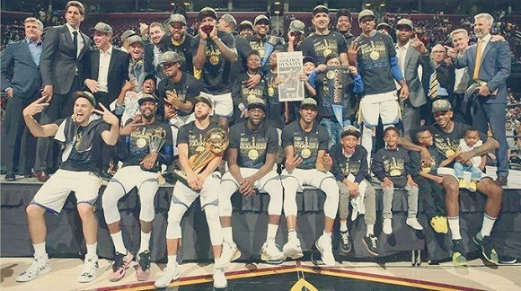 杨瀚森首发出战7分54秒，得到1篮板1失误4犯规。（杨瀚森首发仅出战7分54秒，数据为1篮板、1失误、4次犯规）