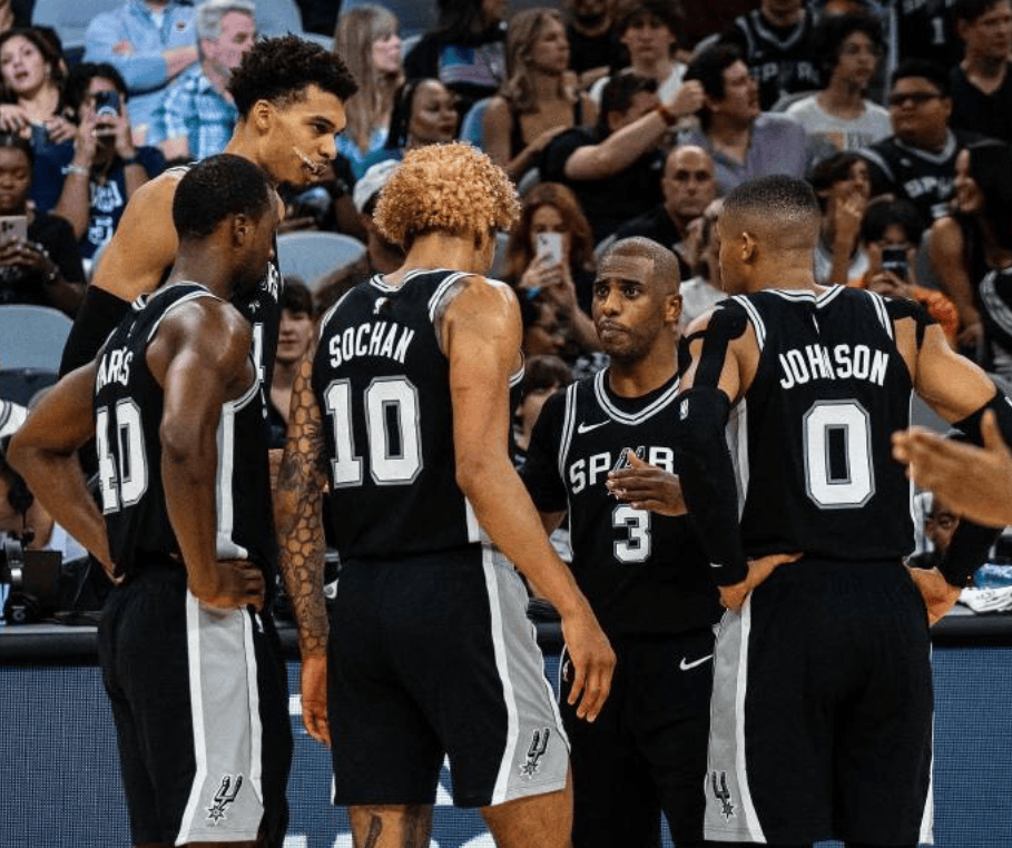 TK谈心中最佳阵容：梅罗入选、魔笛、齐达内、大罗、小罗在列（TK公布心目中最佳阵容：梅罗上榜，魔笛、齐达内、大罗、小罗悉数入围）