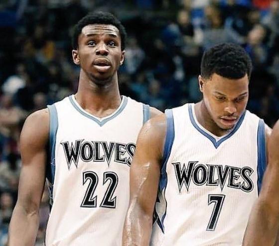 看不懂！背靠背作战乌度卡采用8人轮换 三巨头上场都超过40分钟（令人费解！背靠背比赛乌度卡仅启用8人轮换，三巨头出场时间均超40分钟）