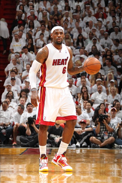 30号再续，弗林蓬社媒展示利物浦新赛季球衣（30号继续沿用，弗林蓬社媒晒利物浦新赛季球衣）