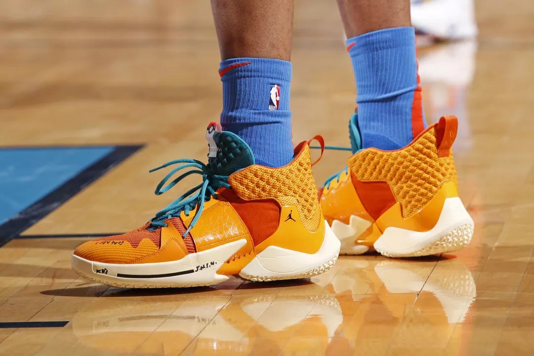 斯帕莱蒂：让佩林首发，是因为迪格雷戈里奥有点肠胃炎（因迪格雷戈里奥肠胃不适，斯帕莱蒂安排佩林首发）