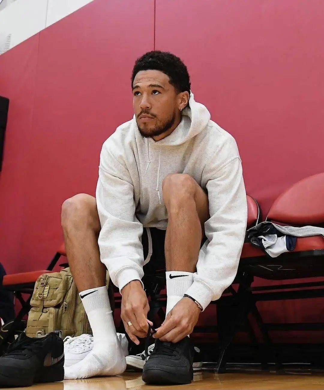 热议成都平广岛：联赛亚冠都蛮硬；租德尔加多需下载反诈app（成都战平广岛引热议：联赛亚冠硬仗不断，租借德尔加多需先下载反诈App）