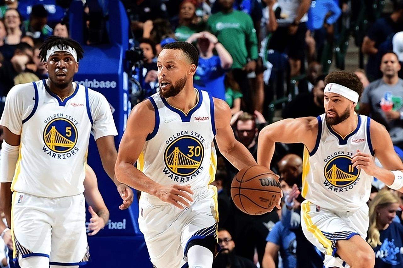 早些时候，2025年非洲国家杯正式拉开帷幕，揭幕战以东道主摩洛哥2-0轻取科摩罗告终。（2025非洲杯揭幕战：东道主摩洛哥2-0击败科摩罗，赛事正式打响）