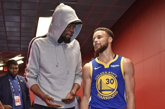 哈珀谈福克斯和卡斯尔：我们的三人组会很恐怖 都想看到彼此成功（哈珀评福克斯与卡斯尔：三人组合将极具威慑力，我们都期待彼此成就）