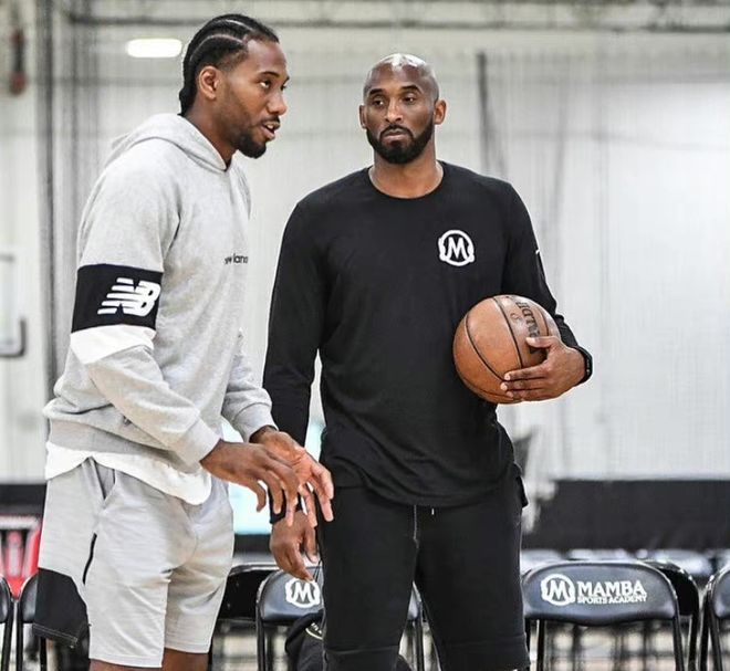 威尔斯半场火力全开，高效表现独占鳌头（威尔斯上半场火力全开，高效发挥一骑绝尘）