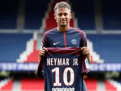 布伦森狂砍34分＆命中6记三分，尼克斯主场战胜骑士（布伦森轰下34分并投进6记三分，尼克斯主场击败骑士）