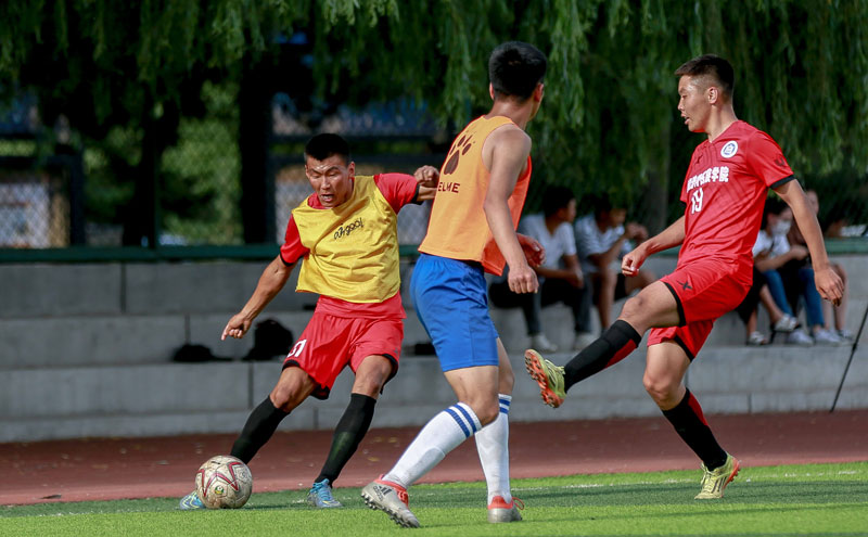 毫无存在感！波杰姆斯基4中1仅2分，关键时刻被弃用（表现低迷！波杰姆斯基4投1中仅得2分，关键时刻未获重用）