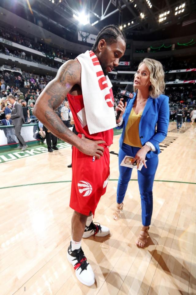 拉莫斯：为避免肠胃不适不敢吃辣；在中国任何地方都有免费水（拉莫斯：肠胃敏感不吃辣；中国各地都有免费饮水）