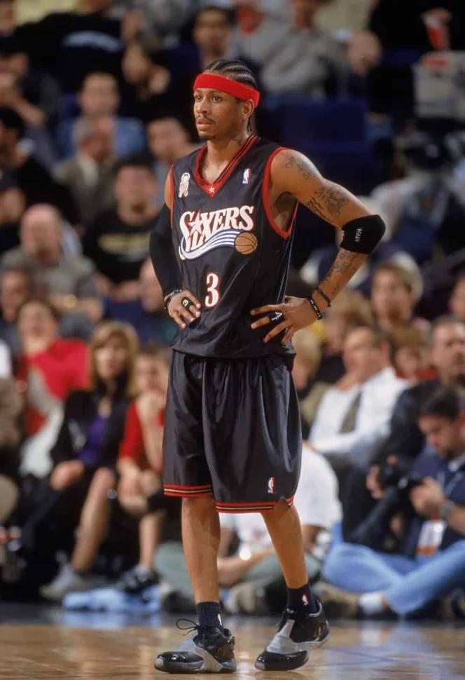 意媒：如果接受降薪，目前年薪600万欧的佩7可能与罗马续约（意媒：佩7年薪600万欧，若同意降薪或将与罗马续约）