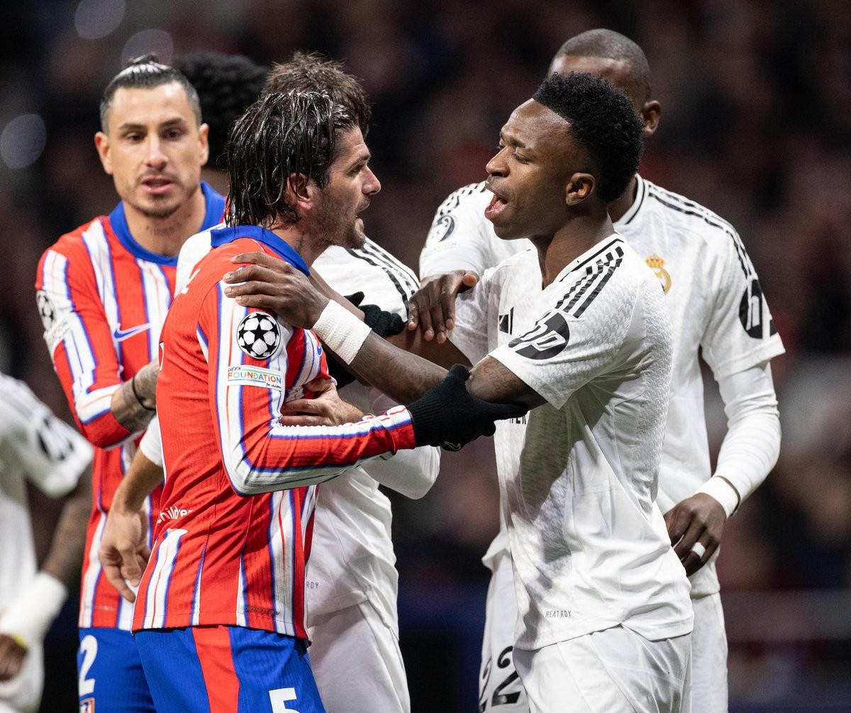 组图：CBA俱乐部杯广厦击败天津 塔克飞身暴扣（组图：CBA俱乐部杯广厦力克天津 塔克腾空劈扣）