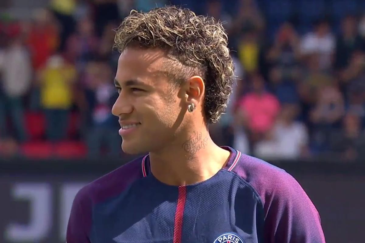 拉什福德：莱万告诉我要多传中，为孔德梅开二度感到高兴（拉什福德：听从莱万建议多传中，为孔德梅开二度感到开心）