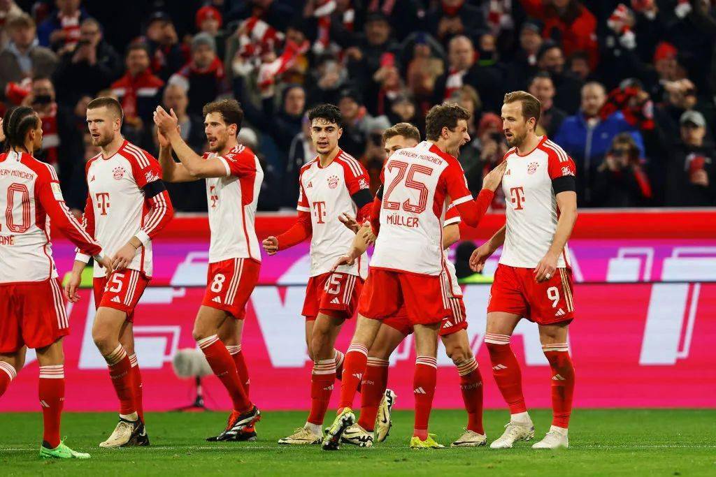 场均合砍80.5分！联盟最被高估的三巨头？防守太辣眼，早该解体了（场均合计80.5分！这支三巨头被严重吹捧？防守惨不忍睹，早该拆散）