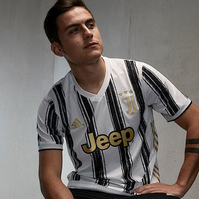 FC26美丽足球：维蒂尼亚、德容领衔，金外脚背夸雷斯马在列（FC26华丽足球阵容：维蒂尼亚、德容压阵，外脚背大师夸雷斯马入选）