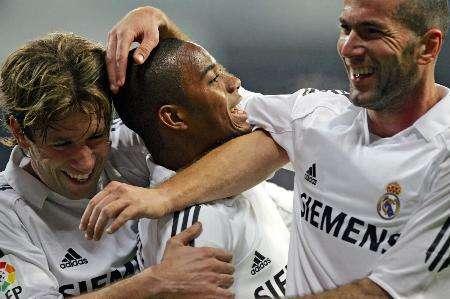 恩里克：裁判只给卡马拉黄牌？只能说舍瓦利耶很幸运没受大伤（恩里克质疑仅罚卡马拉黄牌：舍瓦利耶幸运未受重伤）