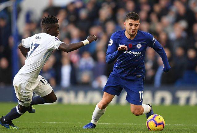 为了让阿隆索来皇马废了自己两年，去年给安切洛蒂5000万买人也不至于这样（为等阿隆索接班皇马两年空转，去年给安切洛蒂5000万引援也不该成这局面）